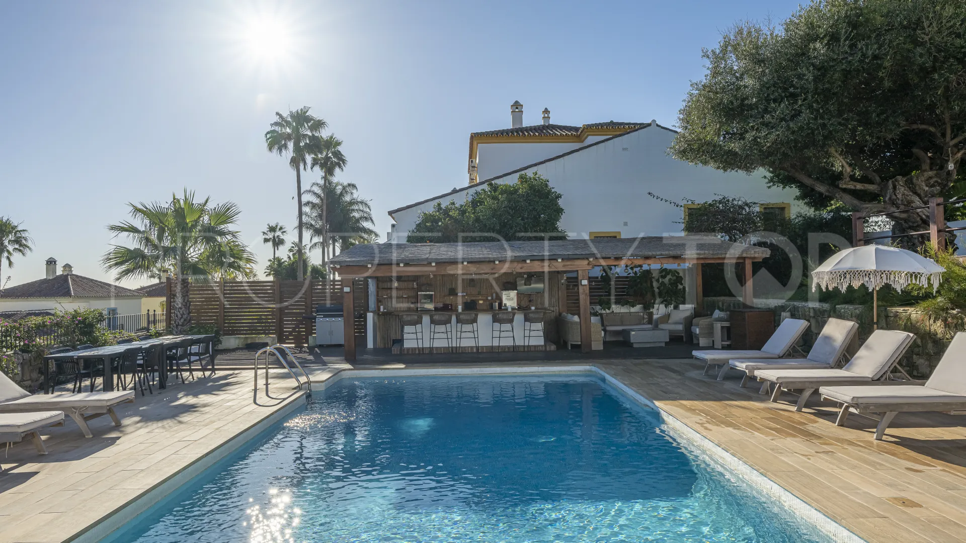 Villa en venta en La Duquesa con 6 dormitorios