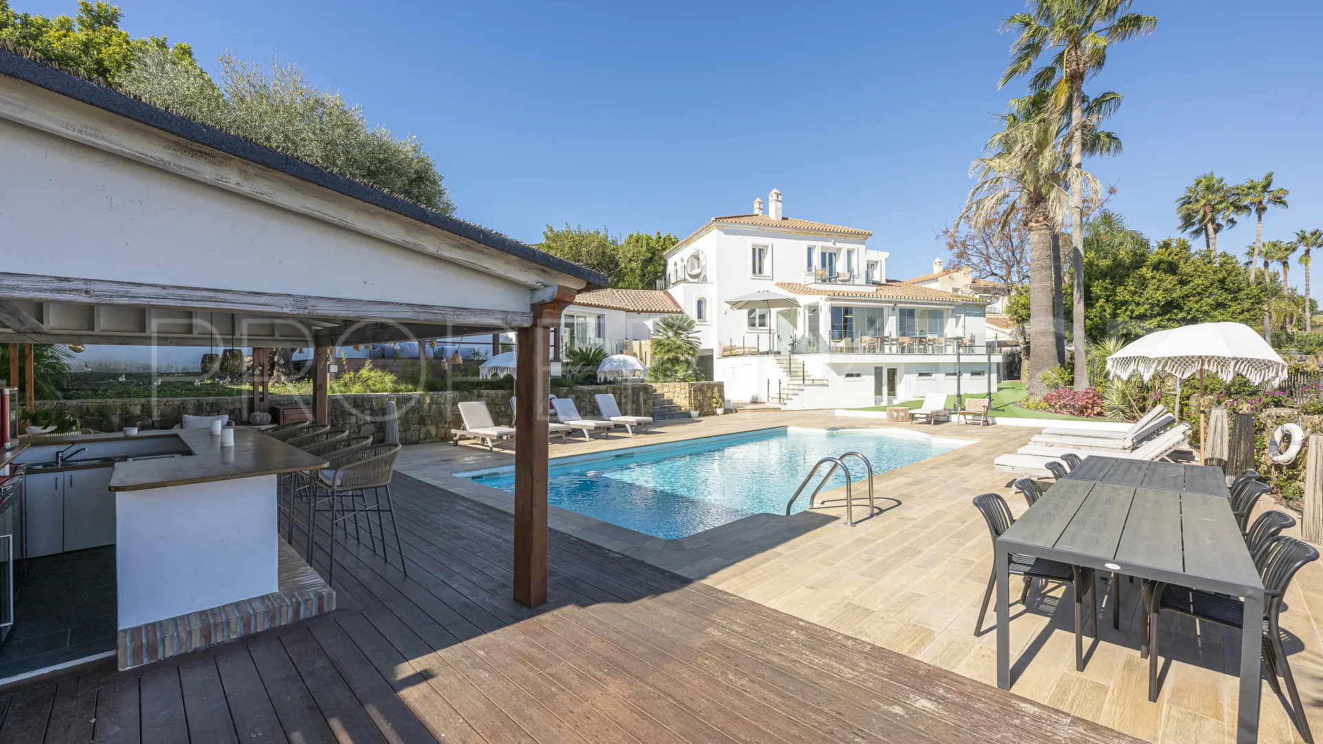 Villa en venta en La Duquesa con 6 dormitorios