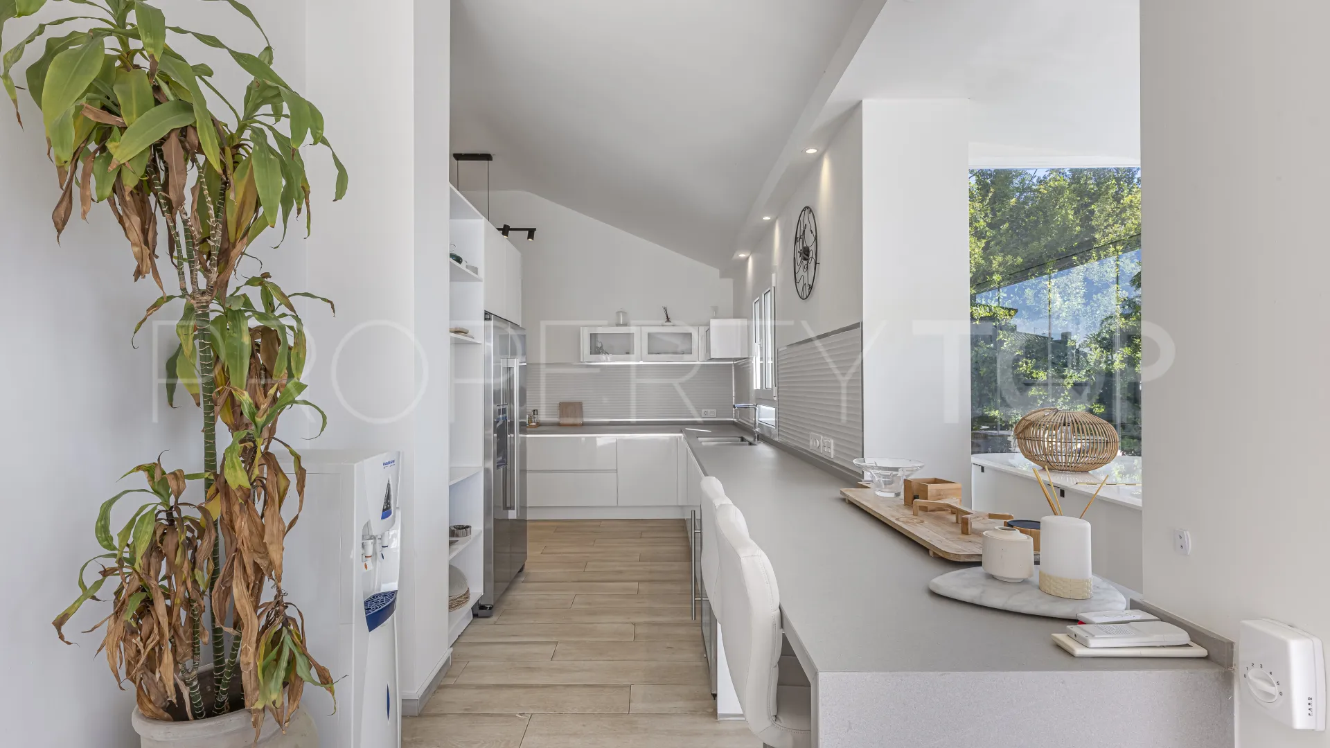 Villa en venta en La Duquesa con 6 dormitorios
