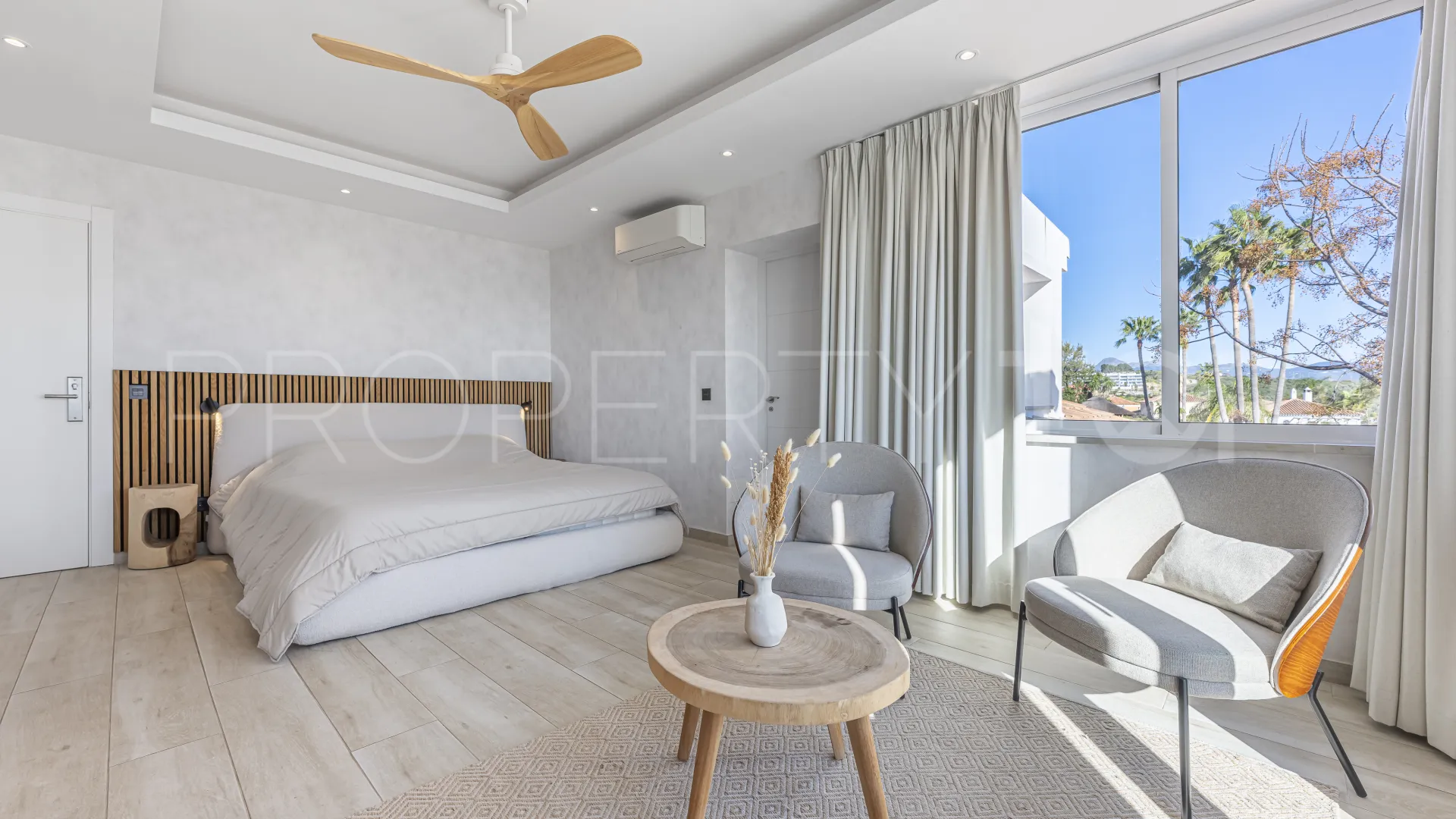 Villa en venta en La Duquesa con 6 dormitorios