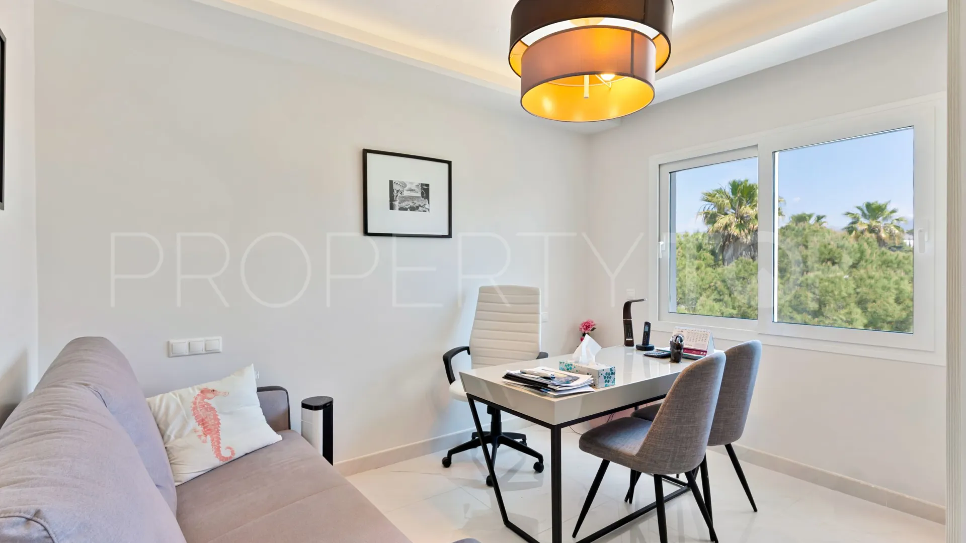 For sale villa in Nueva Andalucia with 5 bedrooms