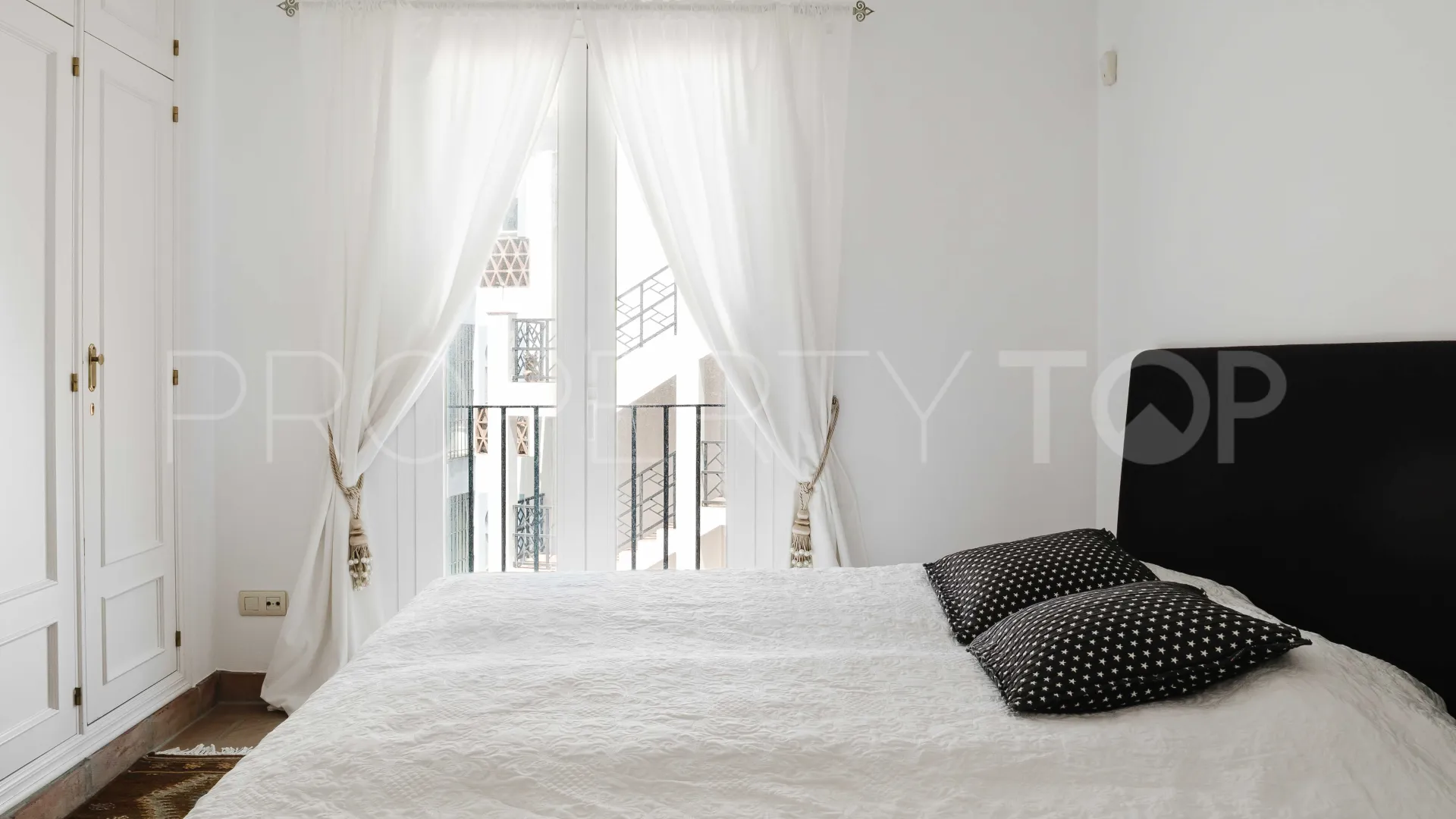 For sale Casares apartment