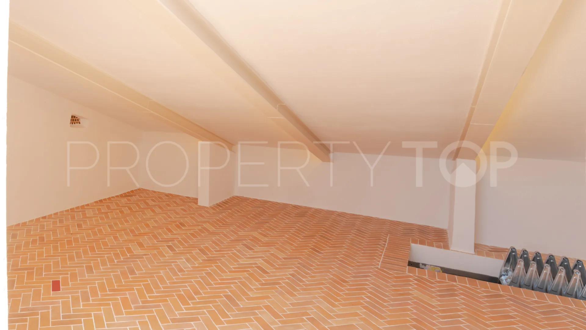 For sale Los Dragos penthouse with 2 bedrooms