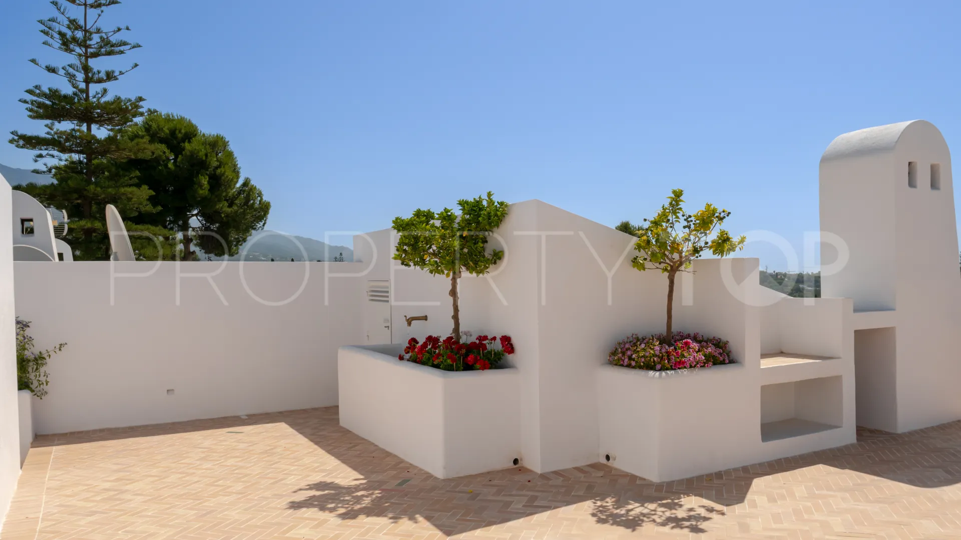 For sale Los Dragos penthouse with 2 bedrooms