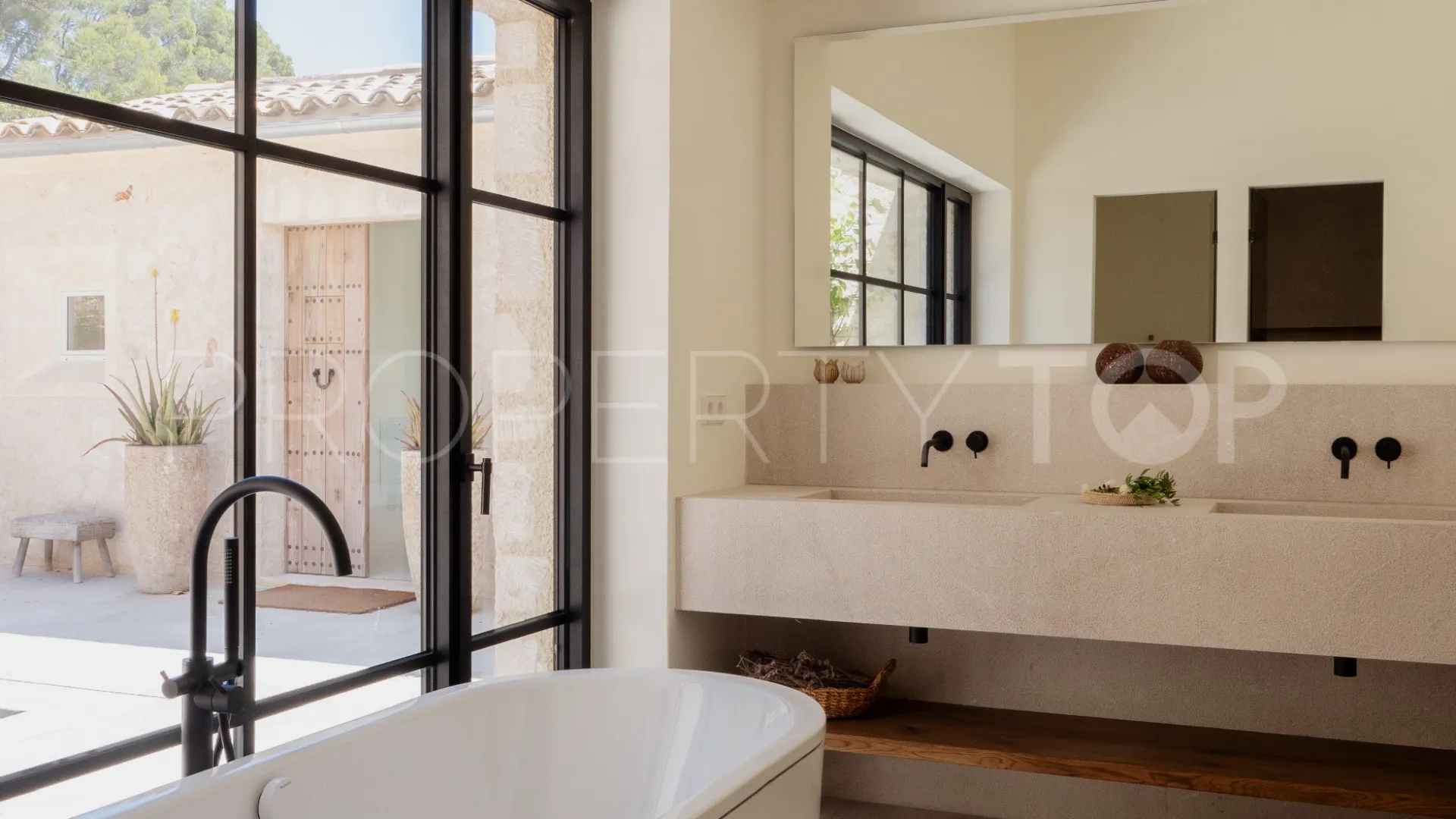 For sale Montuïri finca with 5 bedrooms