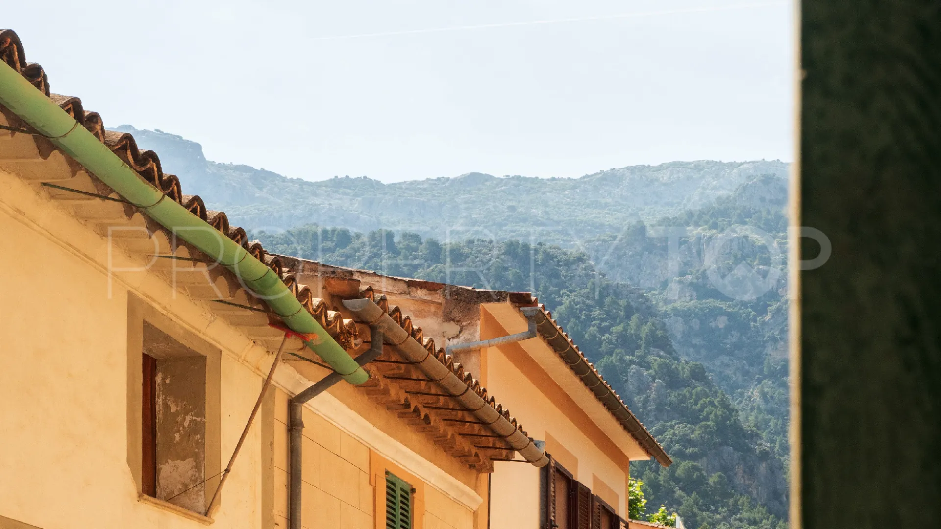 For sale town house in Soller with 4 bedrooms