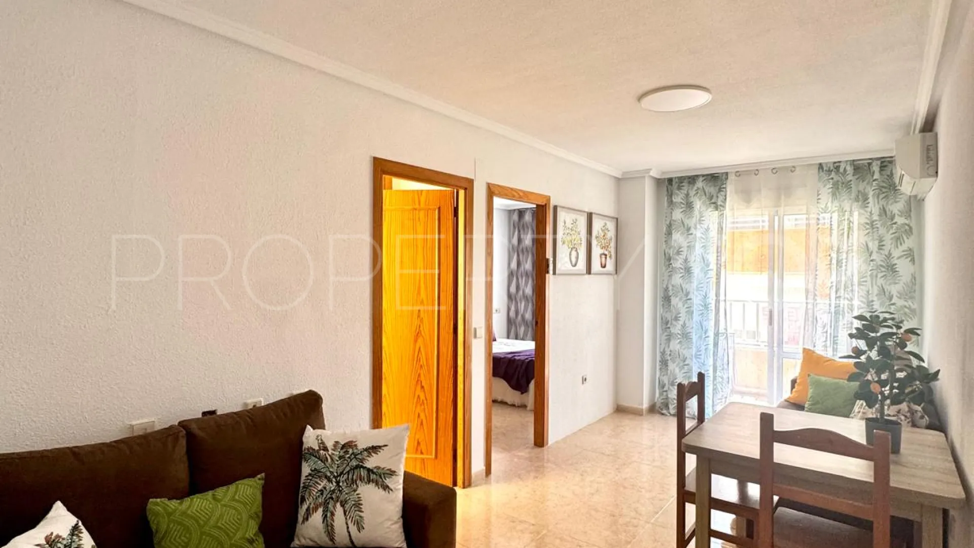 Apartamento a la venta de 2 dormitorios en Torrevieja