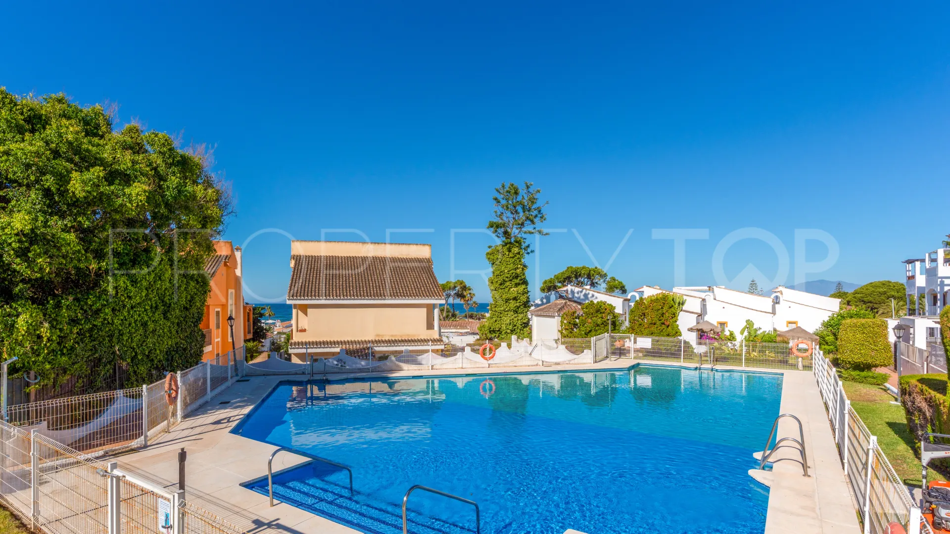 Town house for sale in Costabella with 3 bedrooms