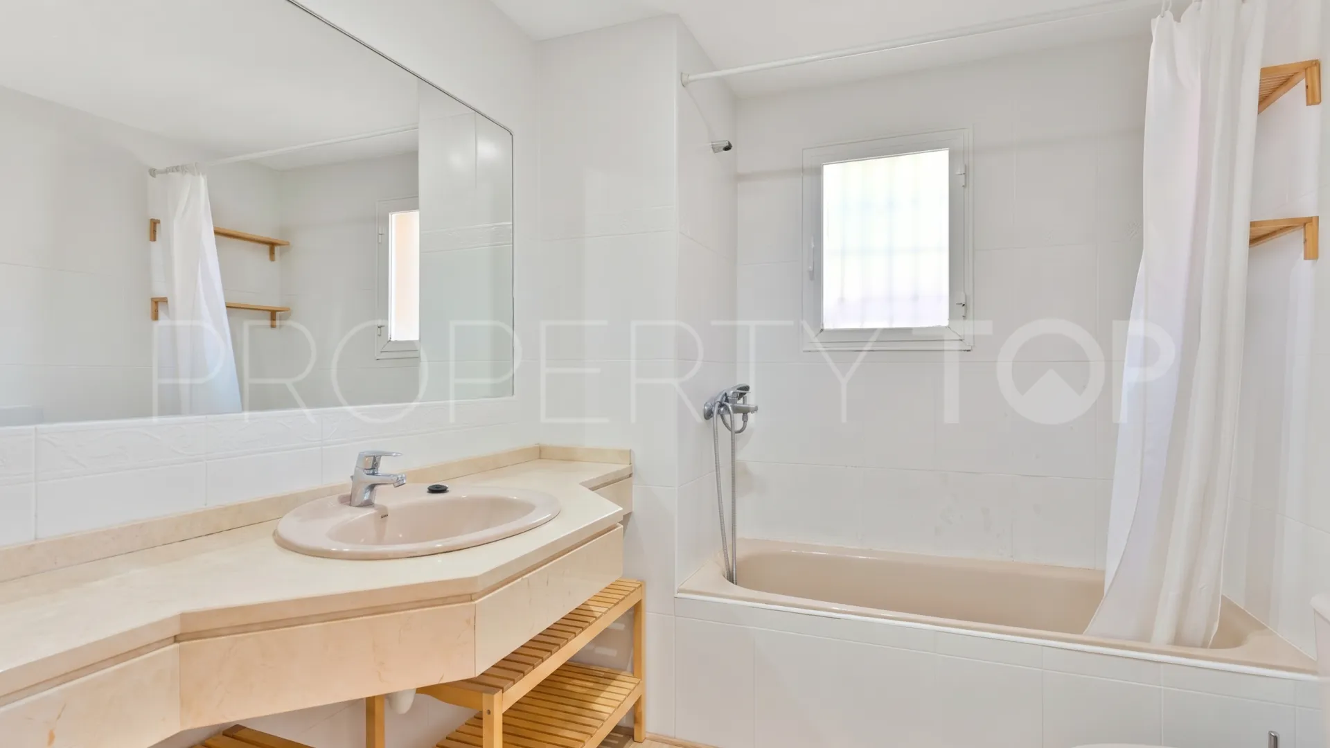 Town house for sale in Costabella with 3 bedrooms