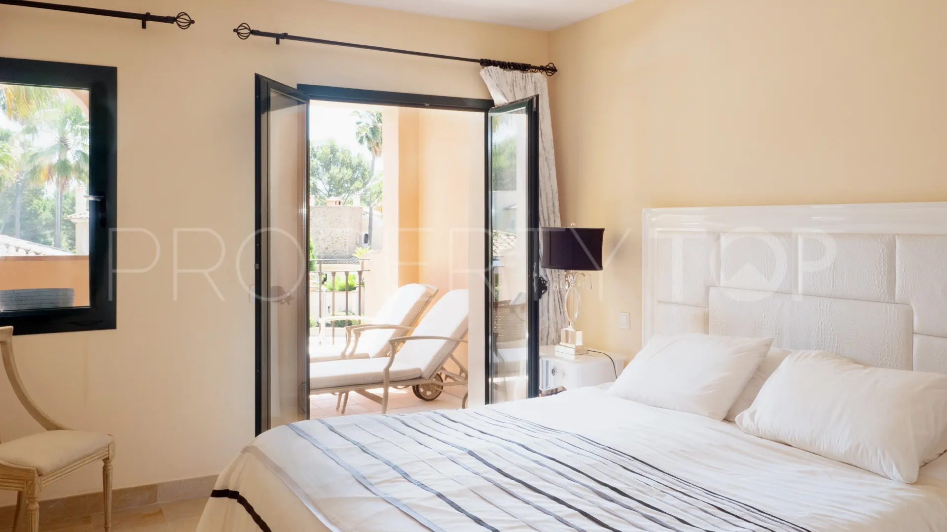 For sale apartment with 3 bedrooms in Santa Ponsa