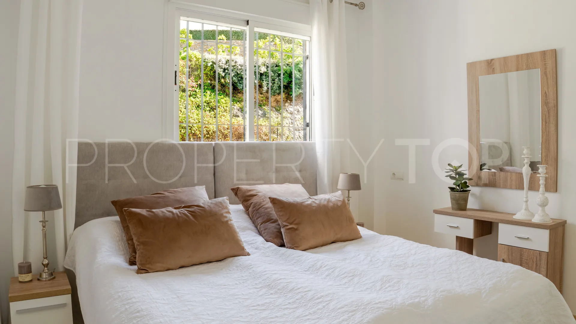 For sale Las Encinas apartment with 2 bedrooms