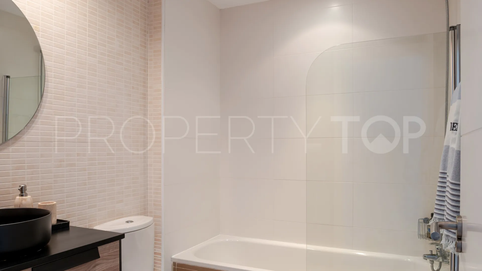 For sale Las Encinas apartment with 2 bedrooms