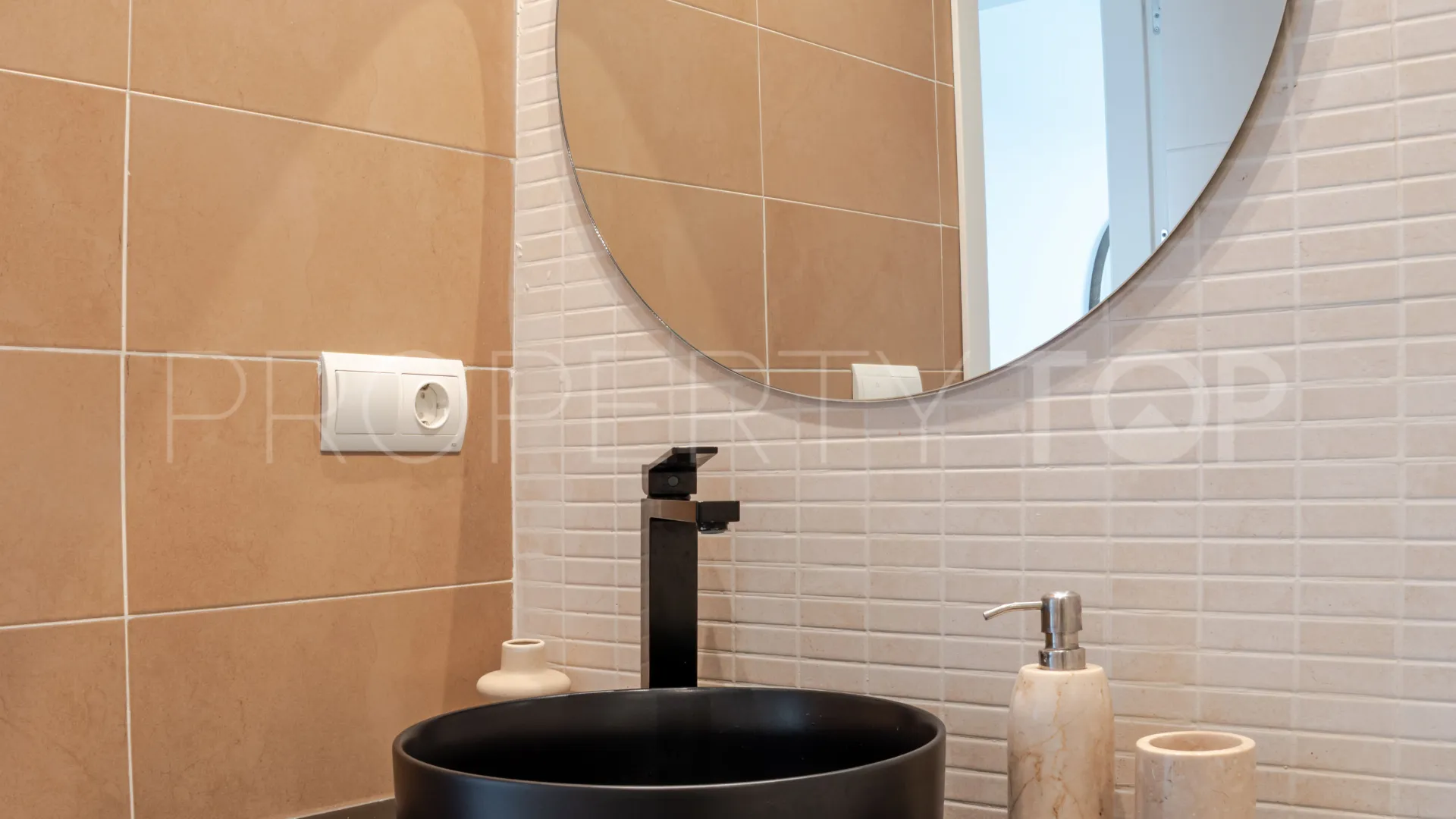 For sale Las Encinas apartment with 2 bedrooms