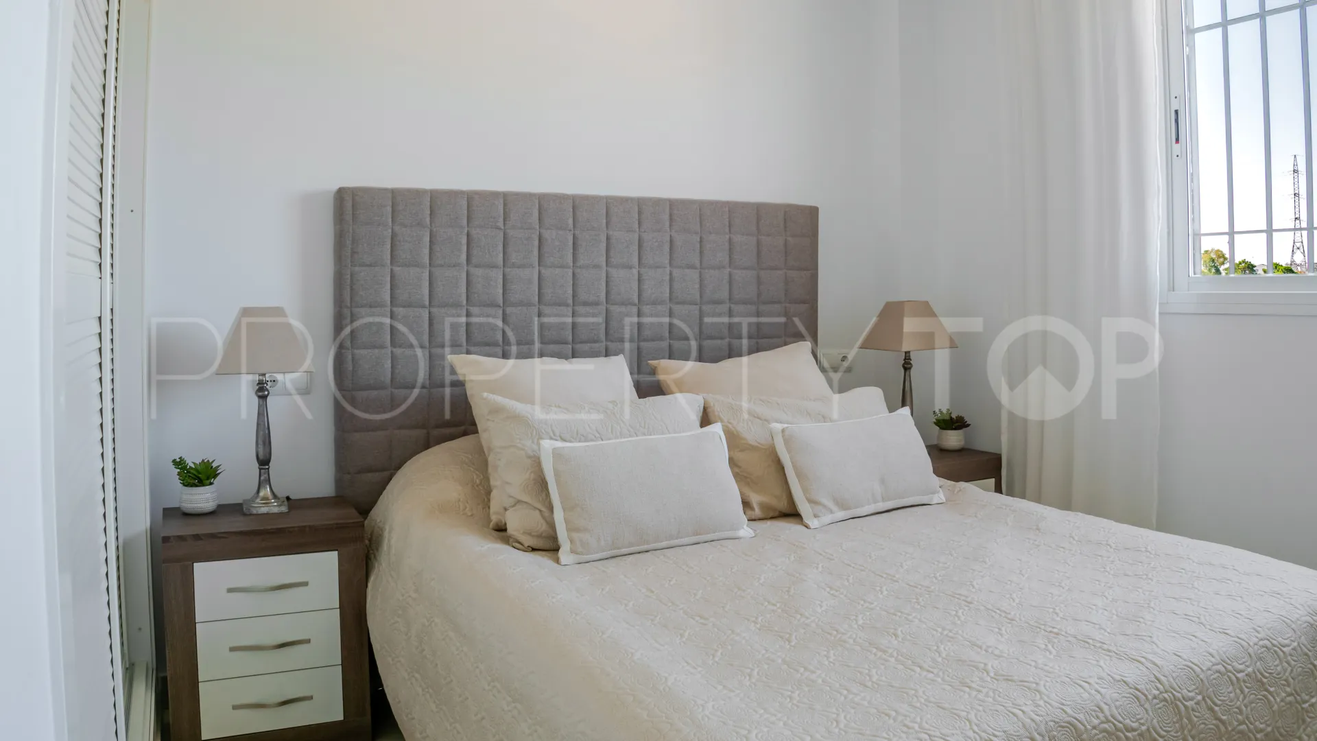For sale Las Encinas apartment with 2 bedrooms