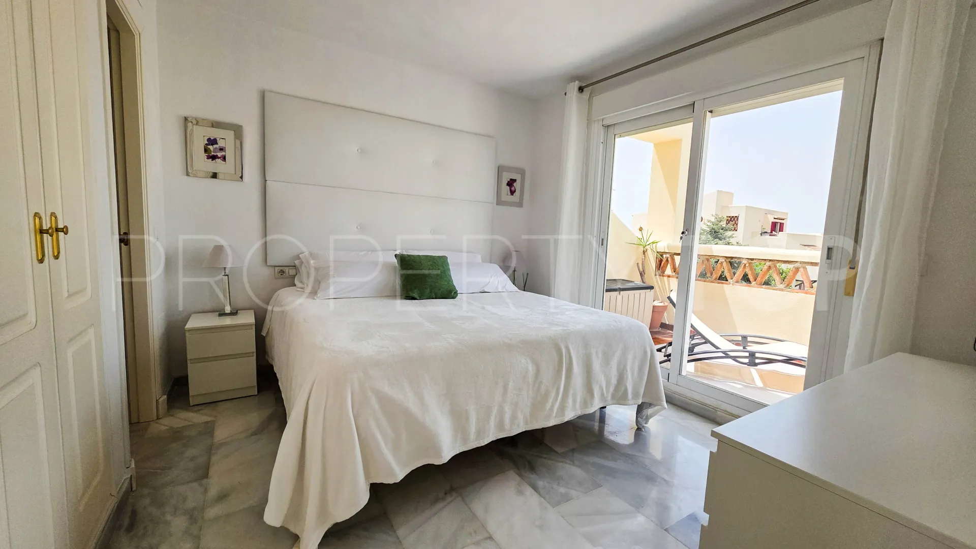 Buy Bahia de Casares duplex penthouse with 3 bedrooms