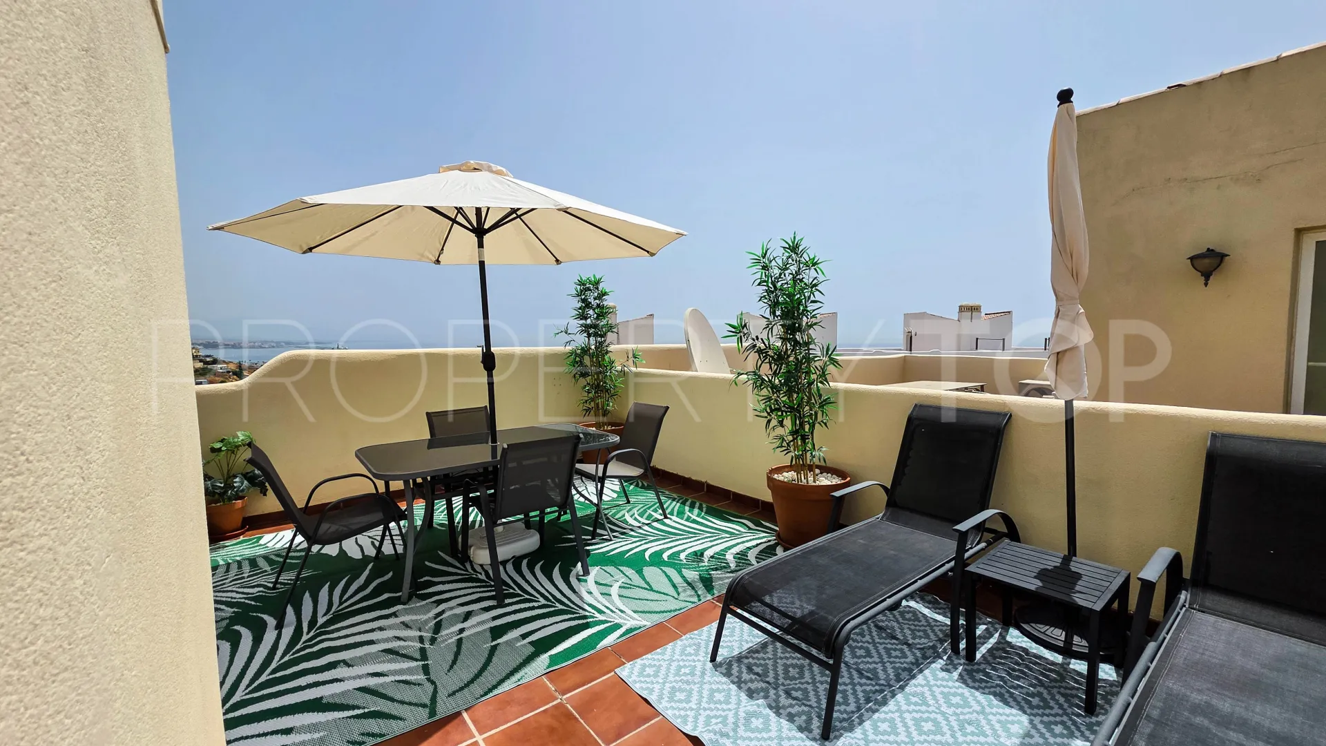Buy Bahia de Casares duplex penthouse with 3 bedrooms