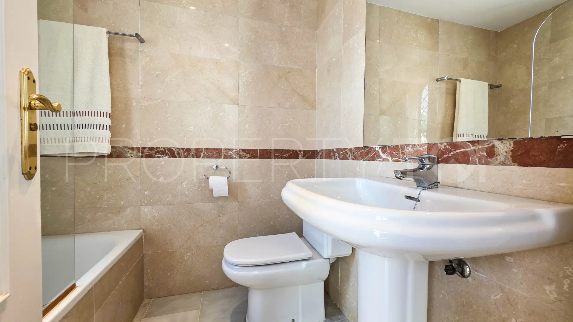 Buy Bahia de Casares duplex penthouse with 3 bedrooms