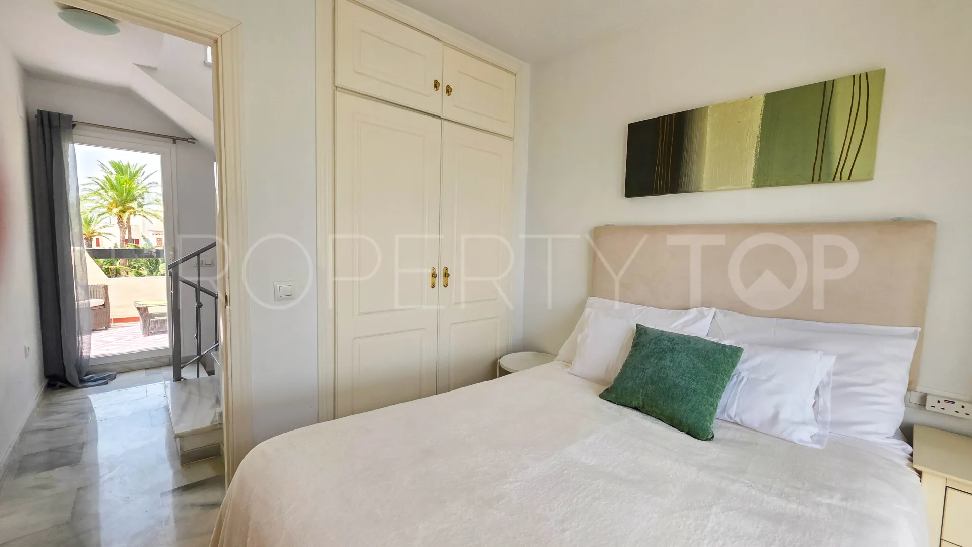 Buy Bahia de Casares duplex penthouse with 3 bedrooms