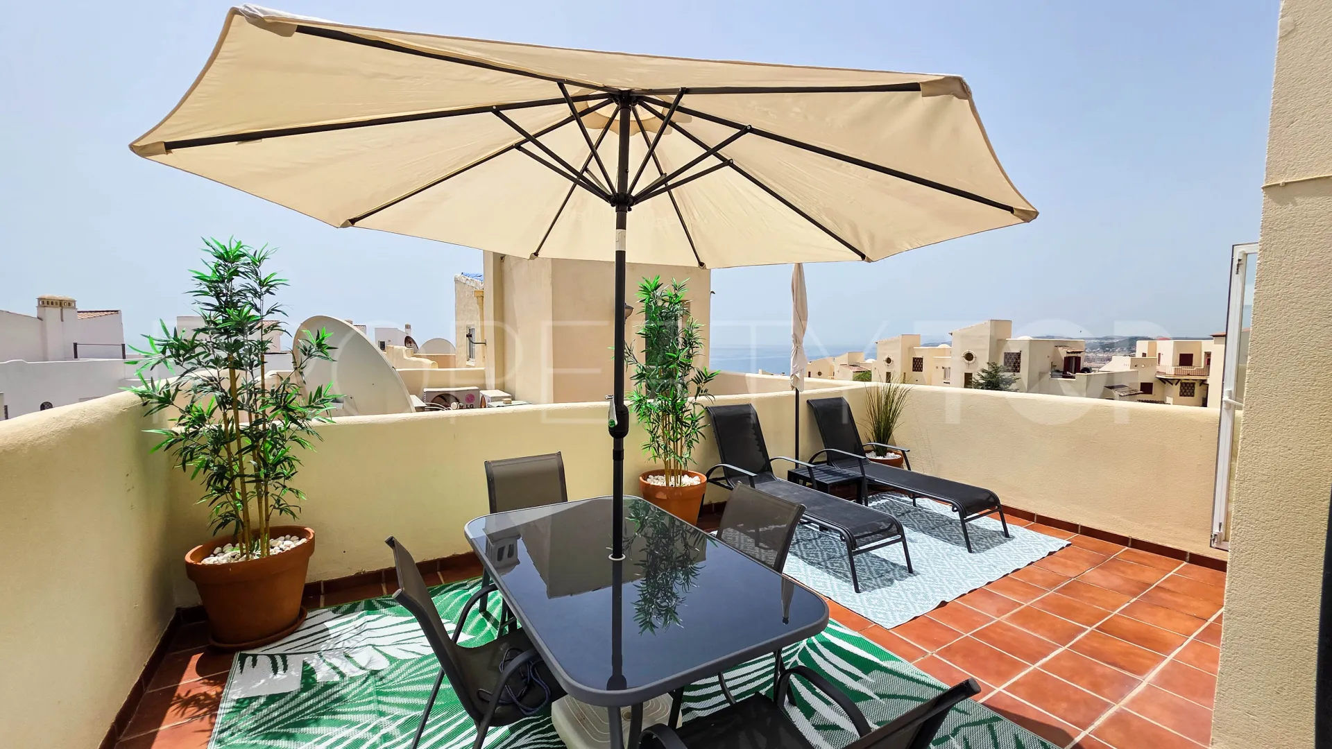 Buy Bahia de Casares duplex penthouse with 3 bedrooms