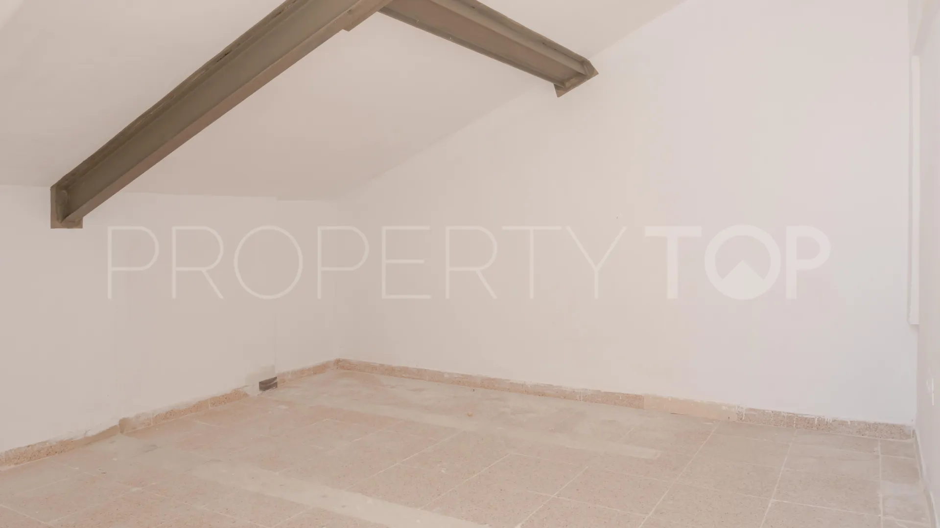 Apartamento en venta de 3 dormitorios en Estepona Este