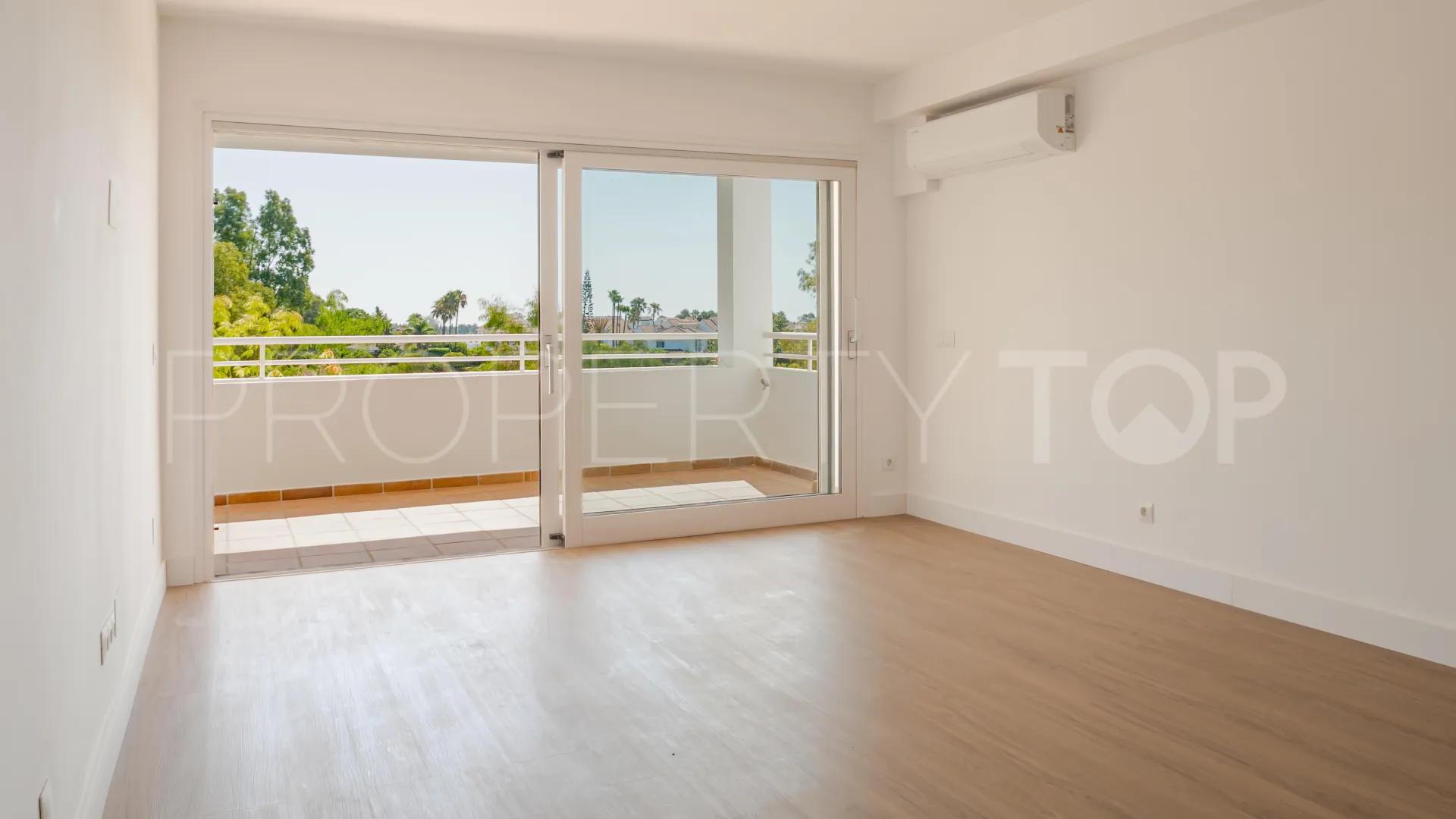 Se vende apartamento en Estepona Este