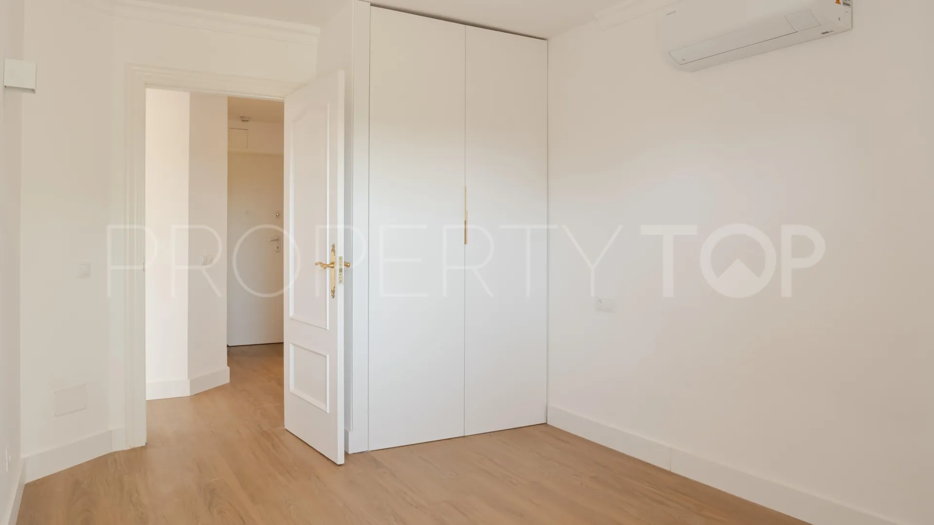 Se vende apartamento en Estepona Este