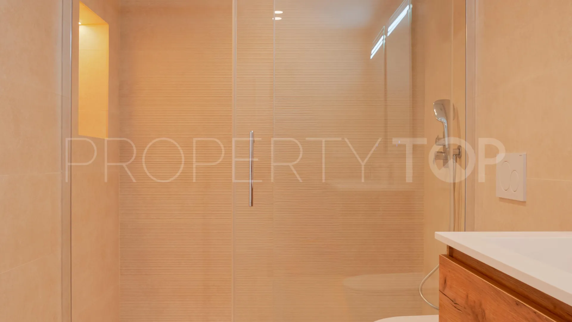 Se vende apartamento en Estepona Este