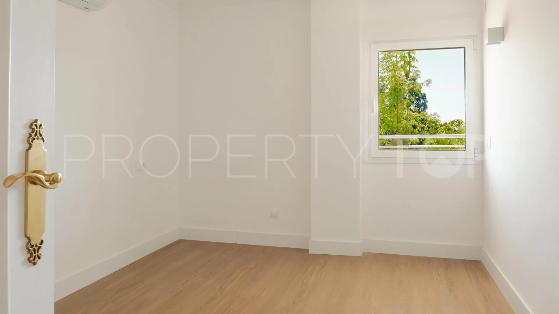 Se vende apartamento en Estepona Este