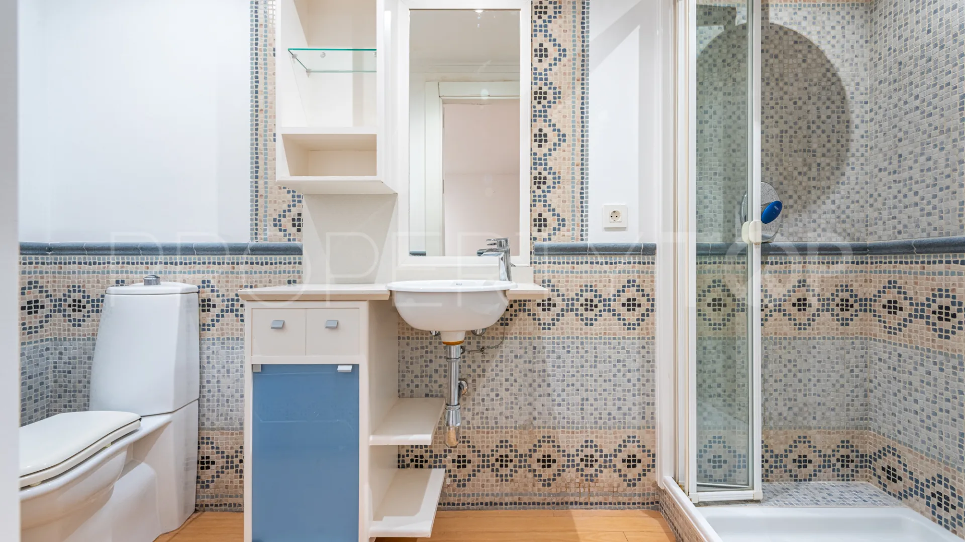For sale town house in Aloha Pueblo with 3 bedrooms