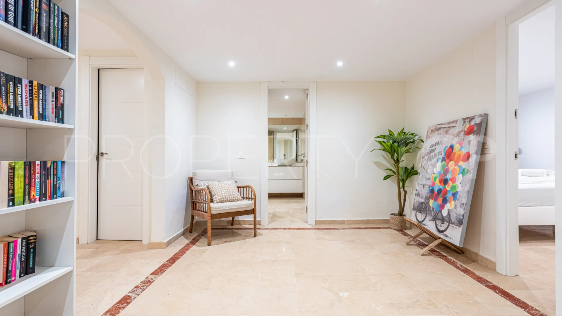 For sale town house in Aloha Pueblo with 3 bedrooms