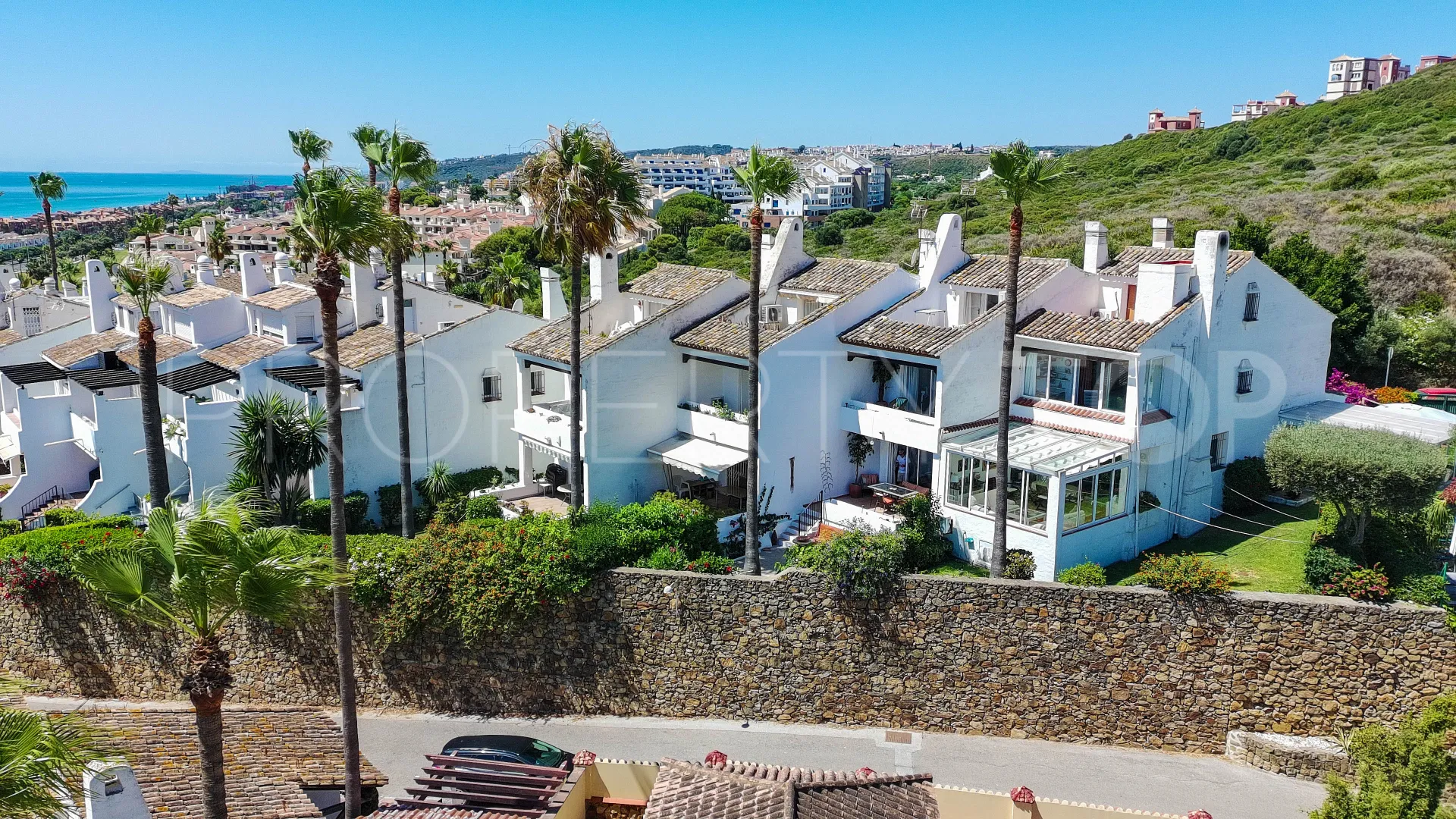 Town house for sale in La Duquesa