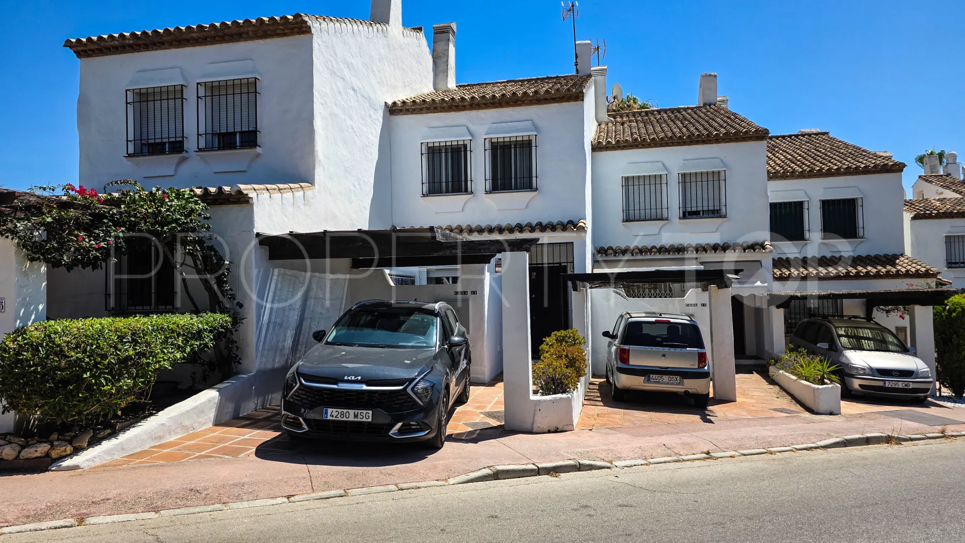 Town house for sale in La Duquesa