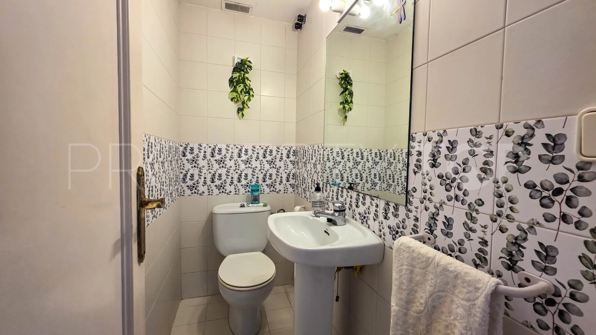 Town house for sale in La Duquesa