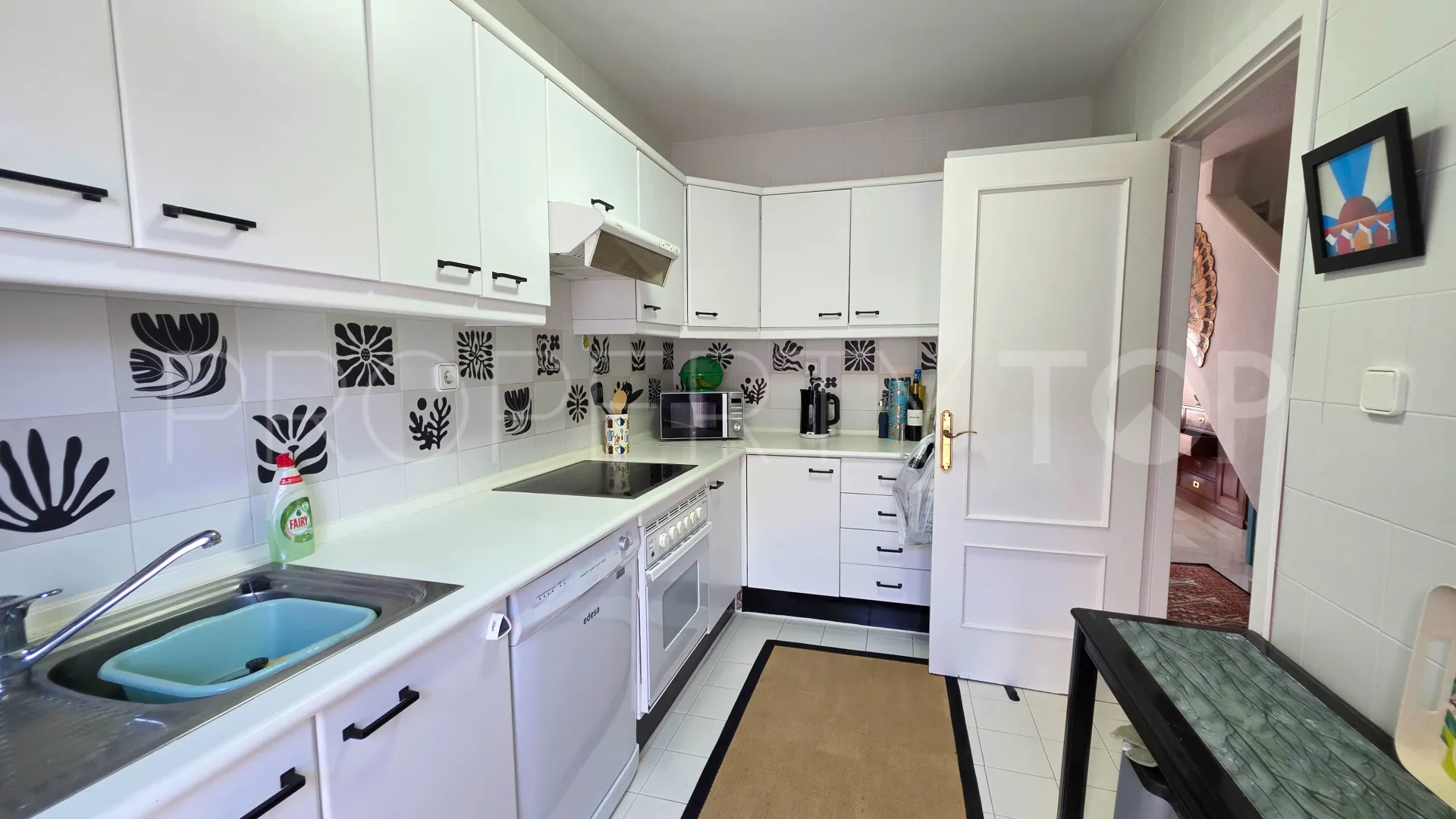 Town house for sale in La Duquesa