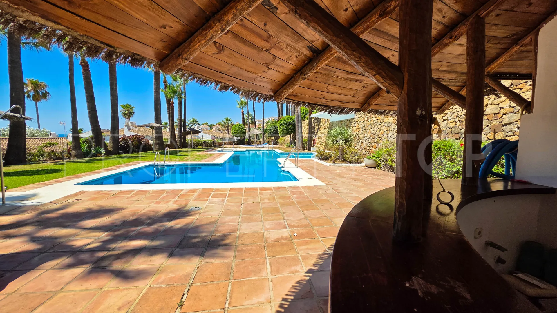 Town house for sale in La Duquesa