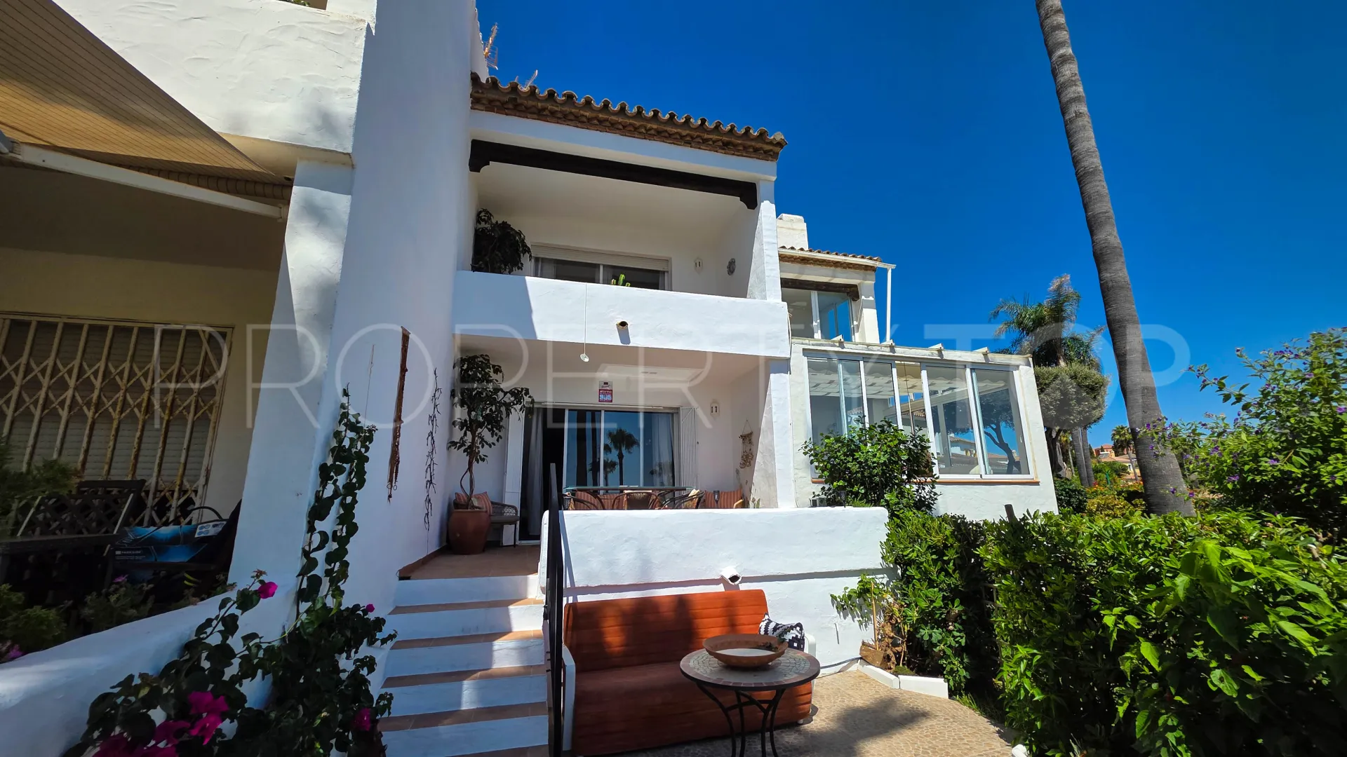 Town house for sale in La Duquesa