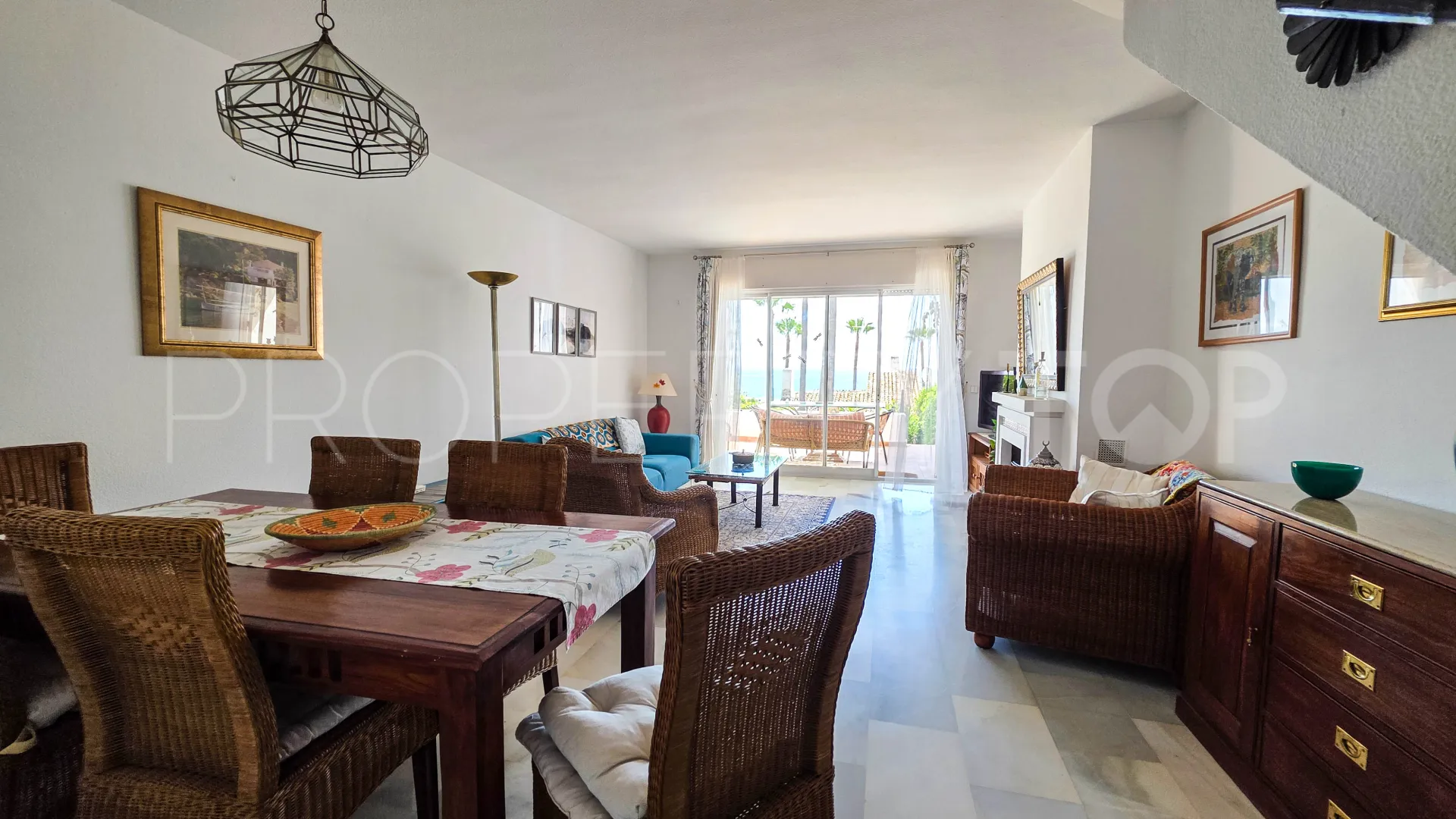 Town house for sale in La Duquesa