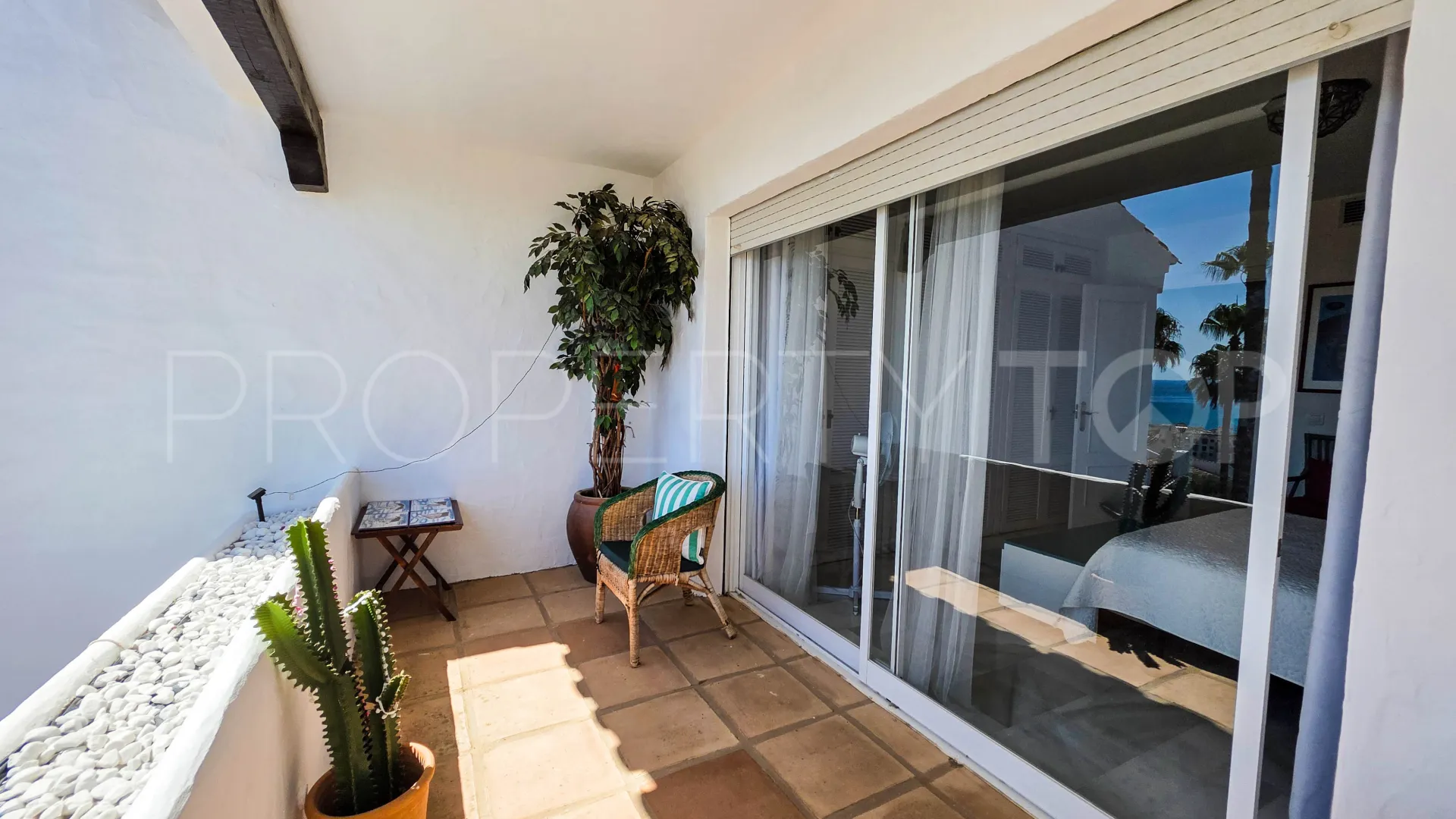 Town house for sale in La Duquesa