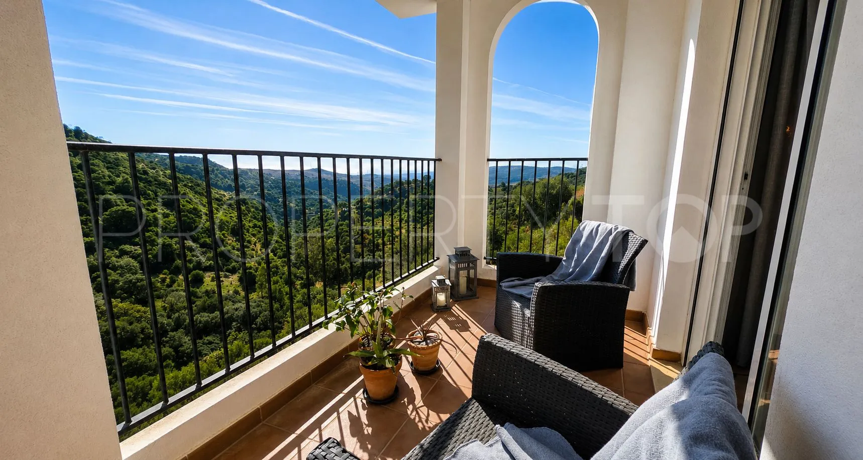 Casares Pueblo, pareado de 3 dormitorios en venta