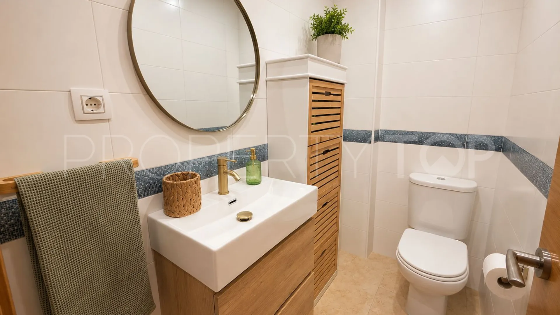 Casares Pueblo, pareado de 3 dormitorios en venta