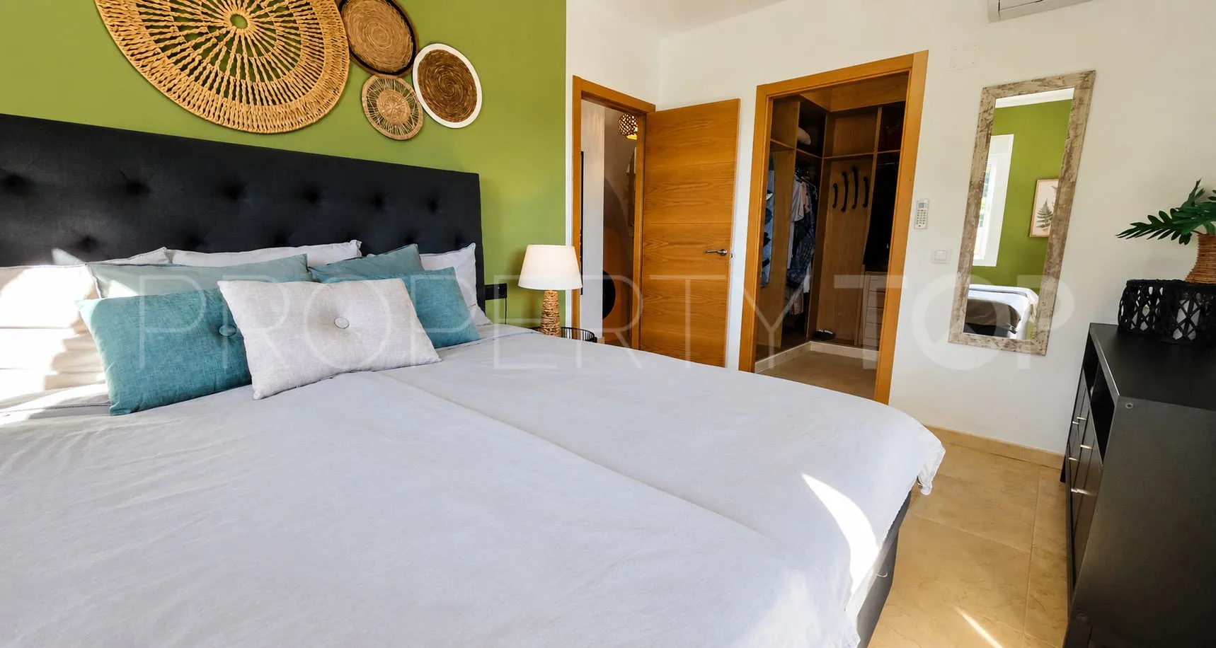 Casares Pueblo, pareado de 3 dormitorios en venta