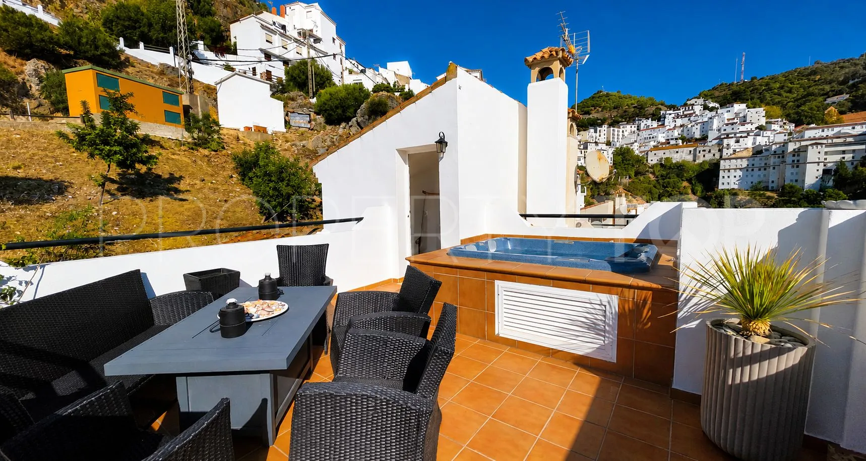 Casares Pueblo, pareado de 3 dormitorios en venta