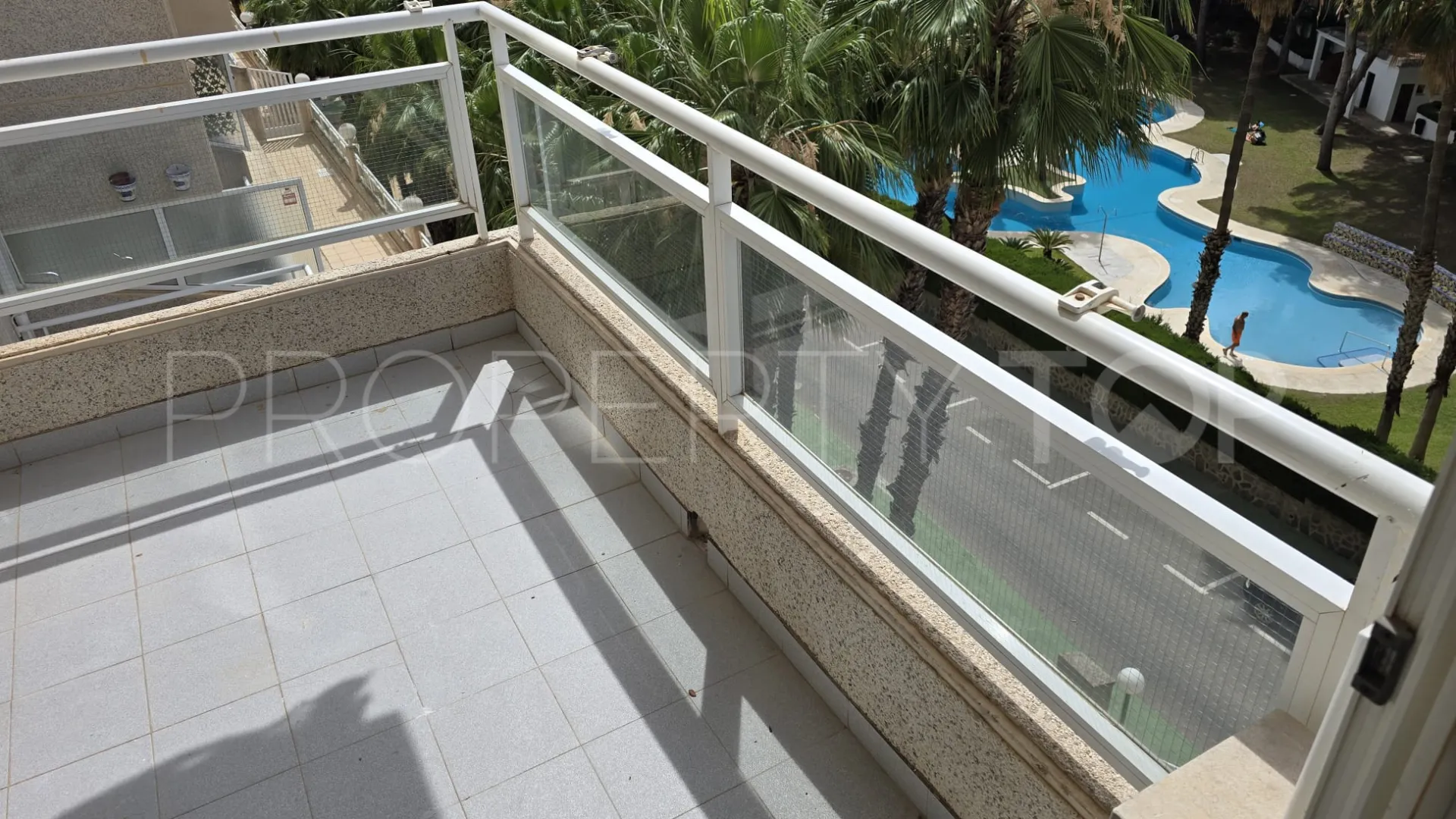 Apartamento con 2 dormitorios en venta en Orihuela Costa