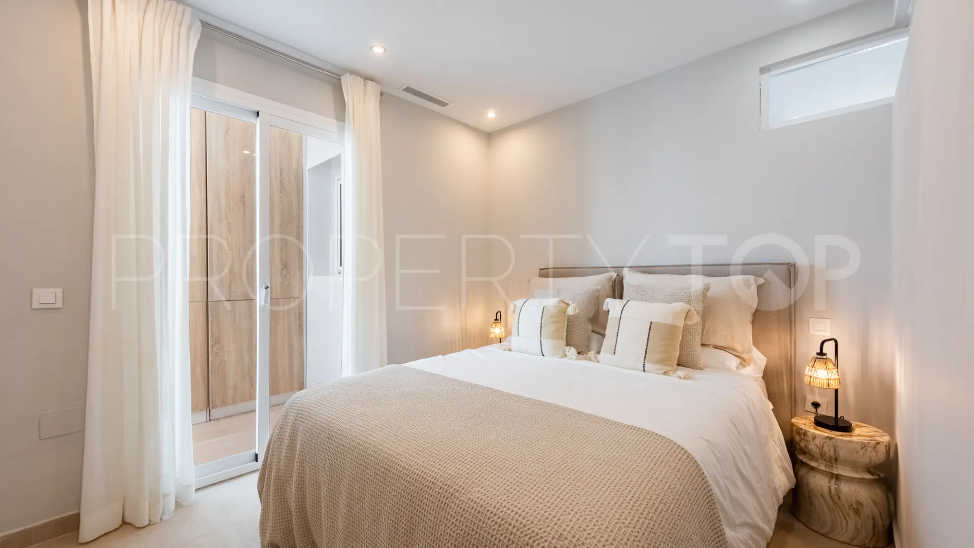 Los Dragos, atico duplex en venta de 3 dormitorios