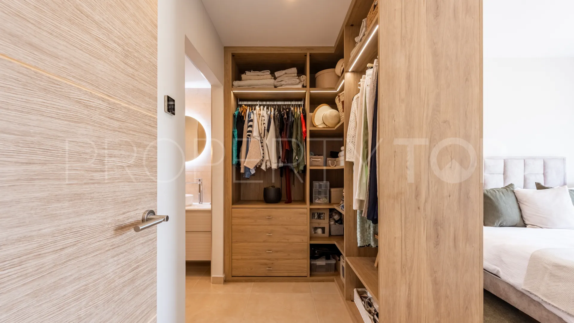 Los Dragos, atico duplex en venta de 3 dormitorios