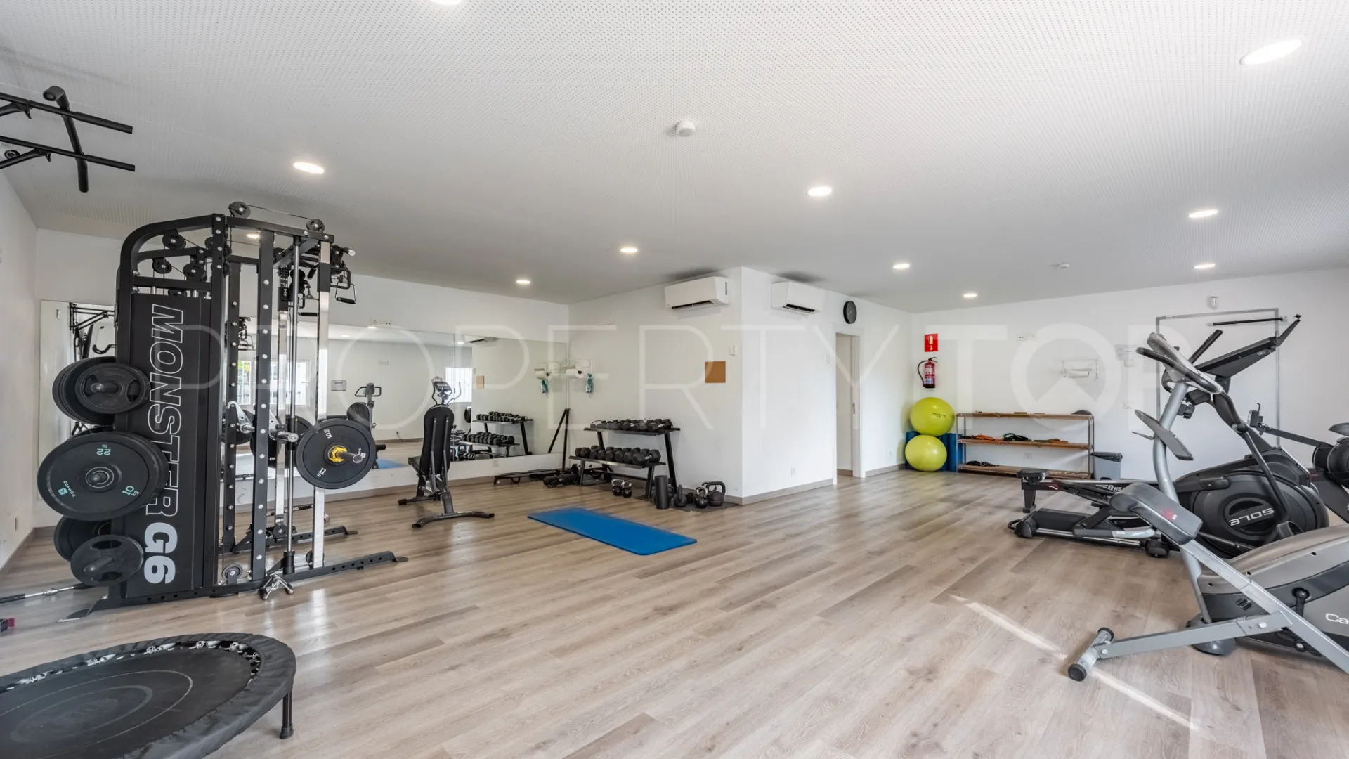 Los Dragos, atico duplex en venta de 3 dormitorios