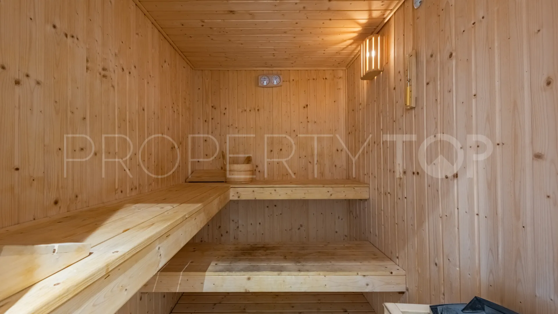 Los Dragos, atico duplex en venta de 3 dormitorios