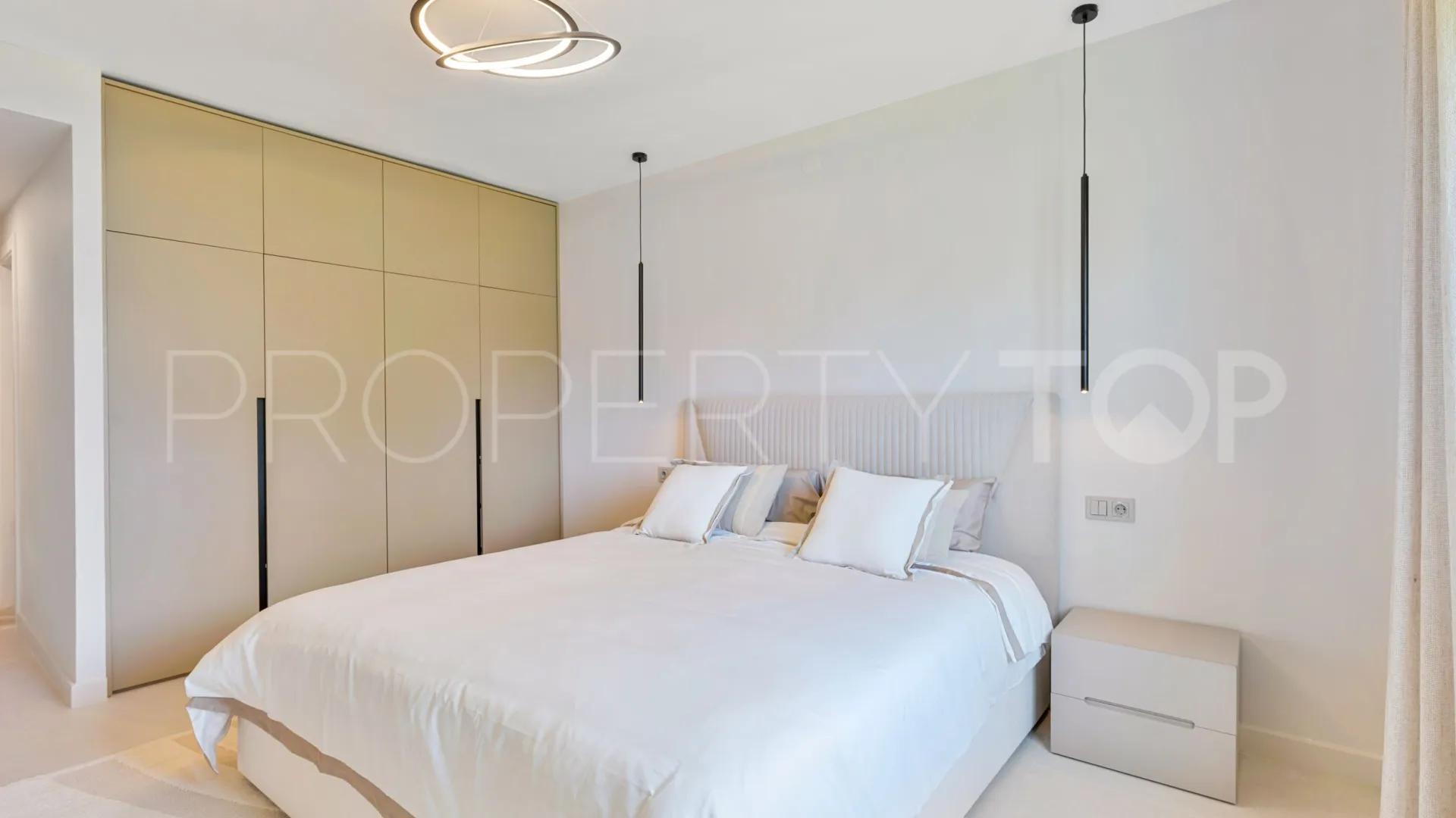 For sale 3 bedrooms ground floor apartment in Malambo