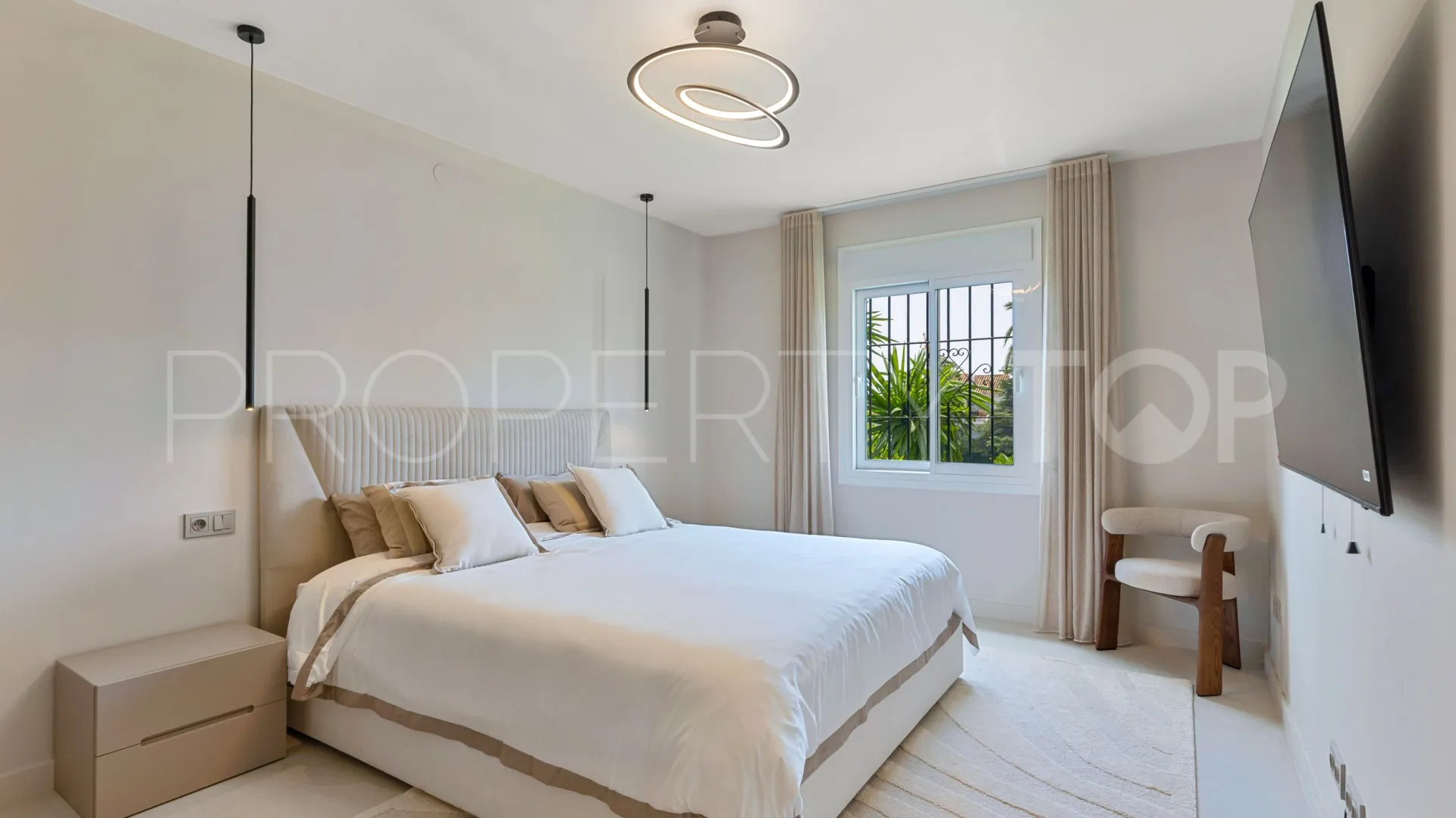 For sale 3 bedrooms ground floor apartment in Malambo