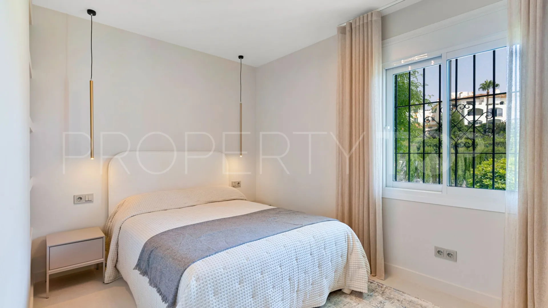 For sale 3 bedrooms ground floor apartment in Malambo